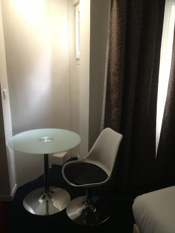 Hotel Savoy 2*