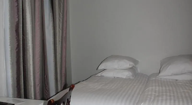 Savoy Hotel 2*
